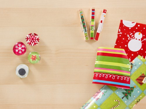 7 Ways to Use Wrapping Paper Scraps -- Moms Have Questions Too