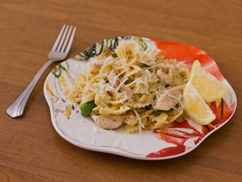Chicken with Spinach and Farfalle Pasta Recipe-- Moms Have Questions Too