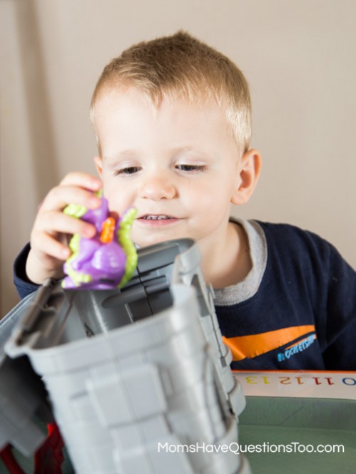 Dinosaur Toy - Bug Themed Tot School Trays - Moms Have Questions Too