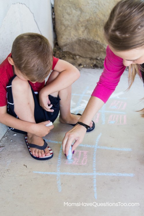 Stars and Flags Tic Tac Toe - 4th of July Games - www.momshavequestionstoo.com