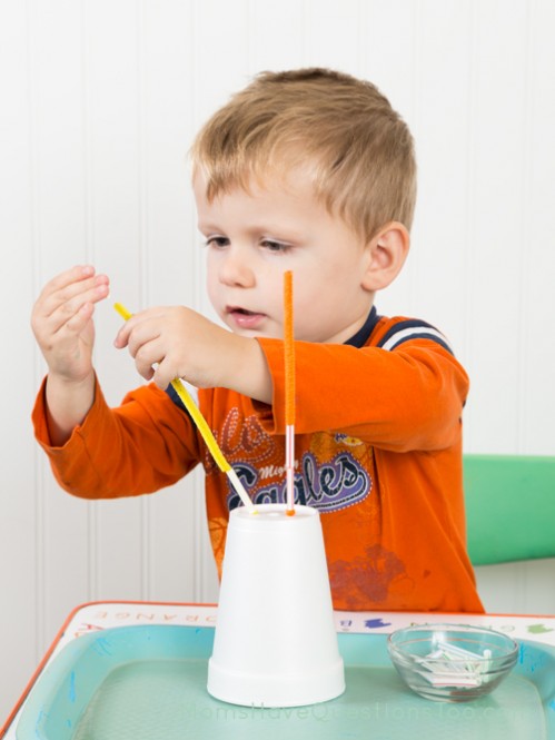 Beading on Pipe Cleaners - Moms Have Questions Too