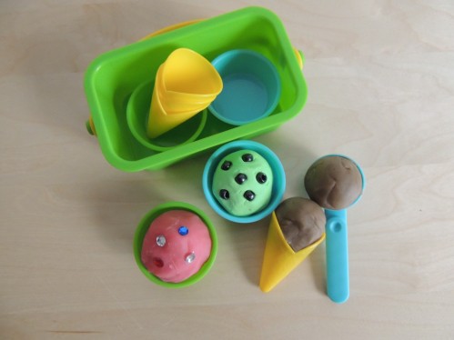 Have fun with playdough by making "ice cream." Add plastic jewels for sprinkles and beads for chocolate chips.