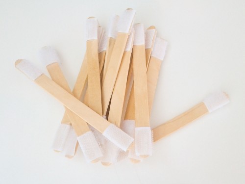 Super fun toddler activity: Velcro popsicle sticks. Put velcro on both ends of popsicle sticks, then use them to make shapes, letters, and more.