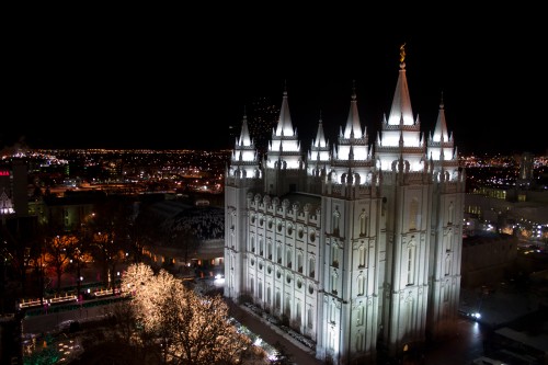 See the Lights at Temple Square -- Moms Have Questions Too