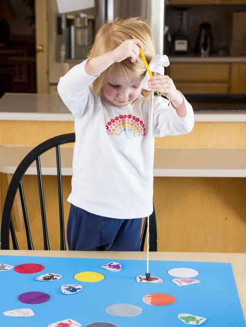 Color Games for Toddlers Part 4 - Colored Fishies - Moms Have Questions Too