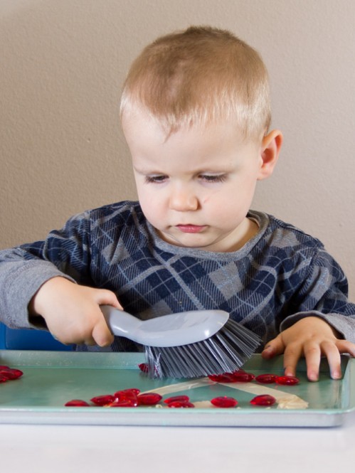 Valentine Themed Tot School Trays -- Moms Have Questions Too