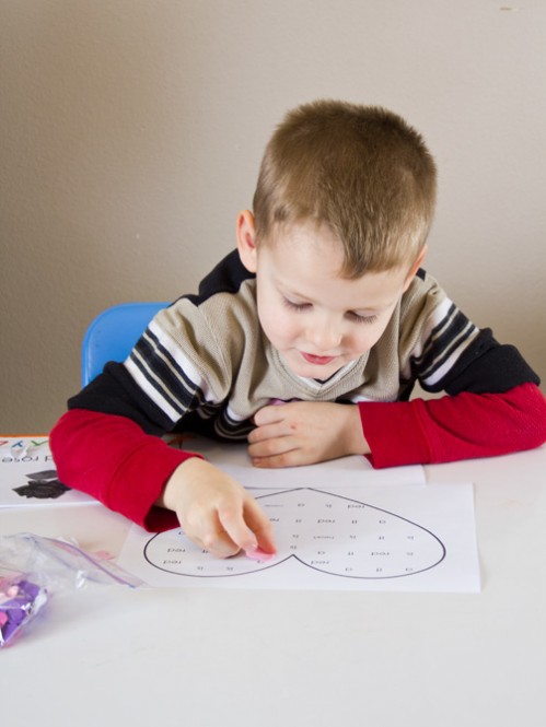 Valentine's Day Signt Word Activity for Preschool -- Moms Have Questions Too