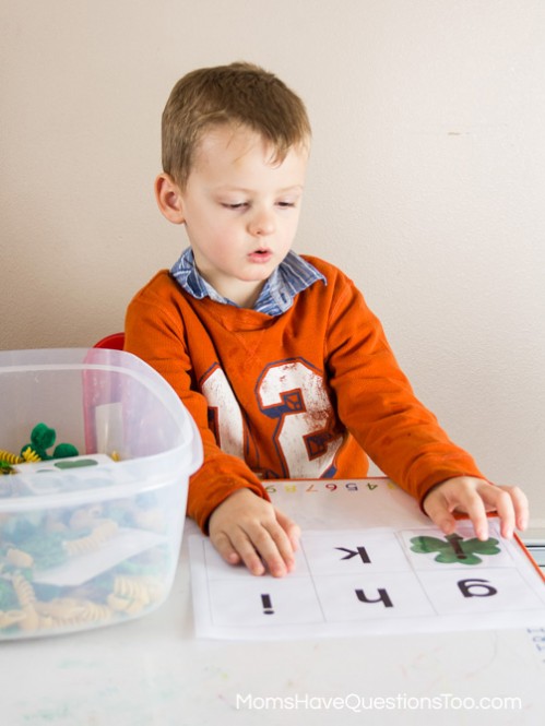 St Patrick's Day Sensory Bins and Treasure Hunts for Kids -- Moms Have Questions Too