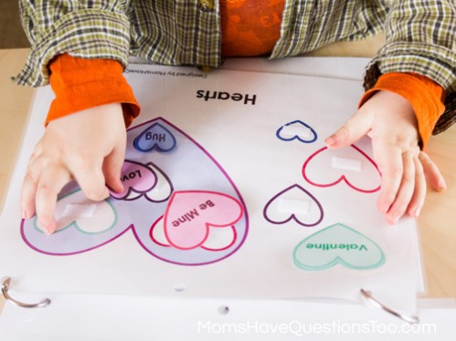 Free printable shape quiet book from Moms Have Questions Too - A great way for children to learn shapes!